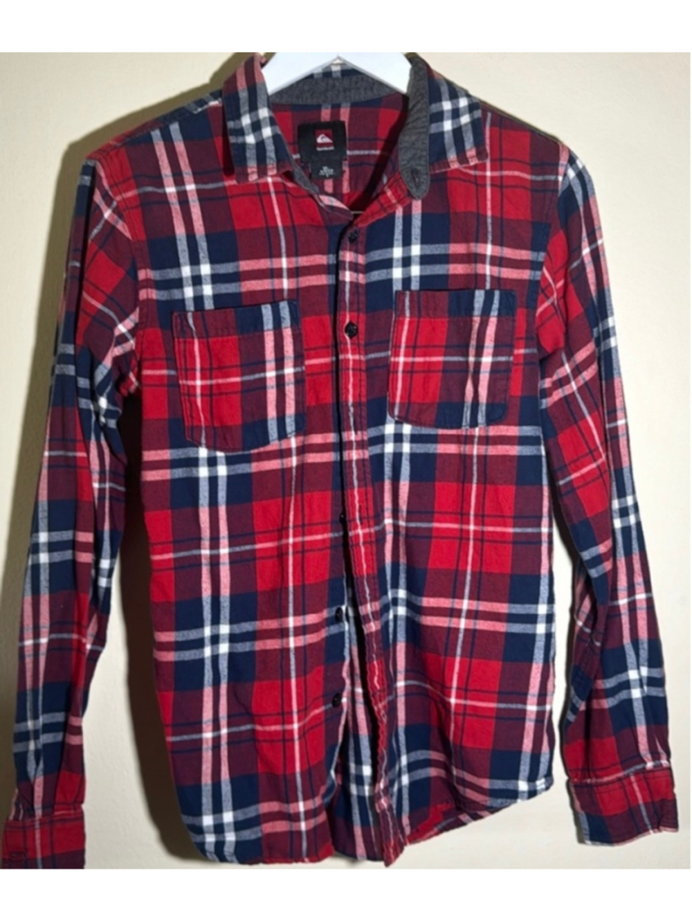 Quiksilver Casual Button Down Shirt Size S Red Navy Blue Plaid